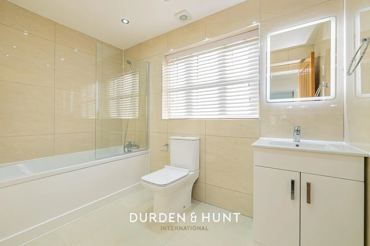 Purfleet Road, Aveley, RM15, photo 14