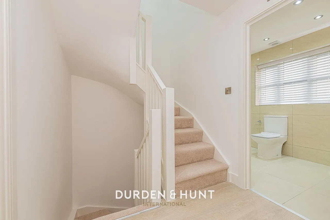 Purfleet Road, Aveley, RM15, photo 16