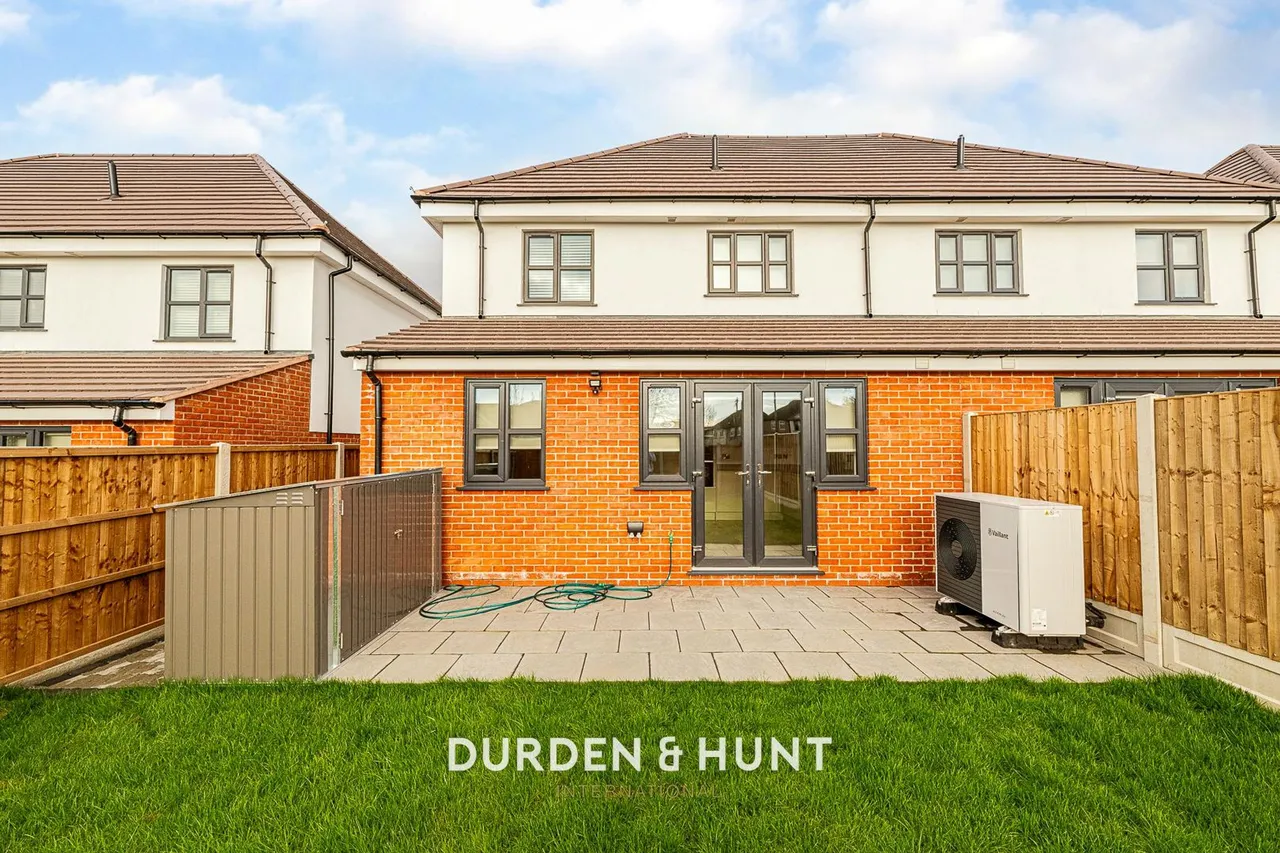 Purfleet Road, Aveley, RM15, photo 21
