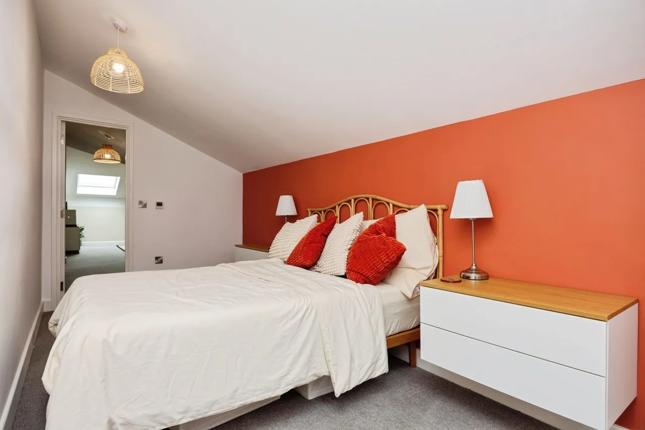 Catteshall Lane, Godalming, GU7, photo 8