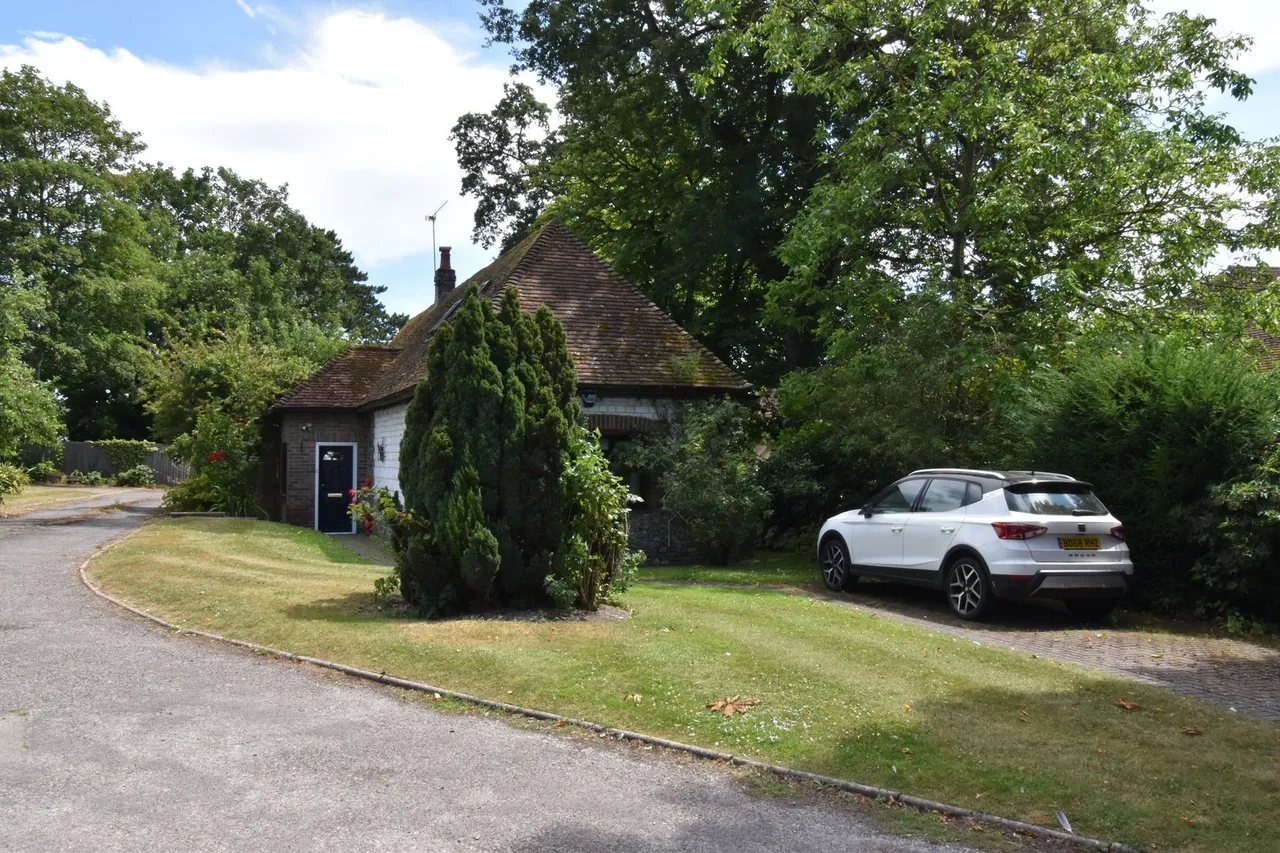 3 bed chalet for sale, Lenham, Maidstone