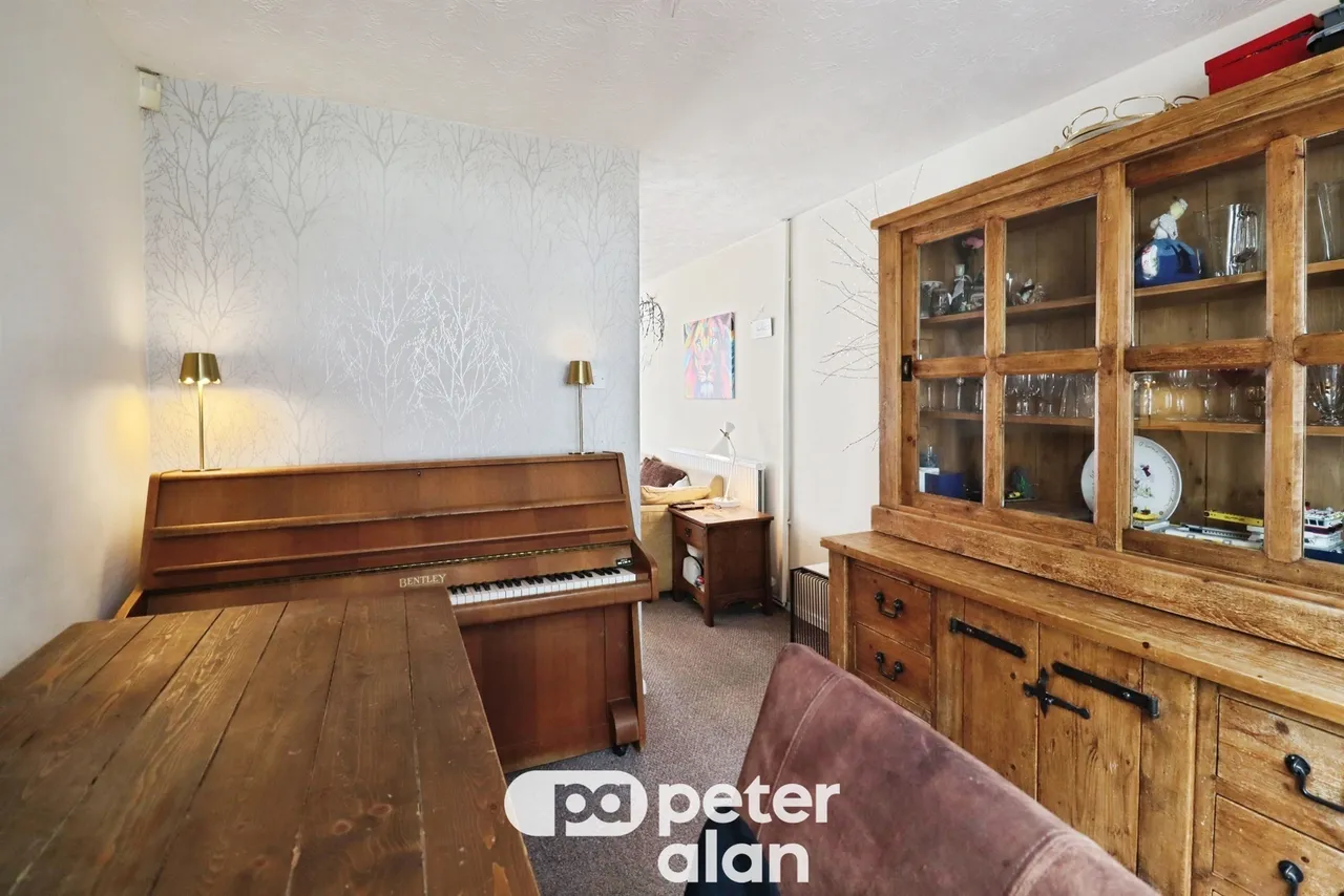 Elaine Close, Cardiff, CF14, photo 6