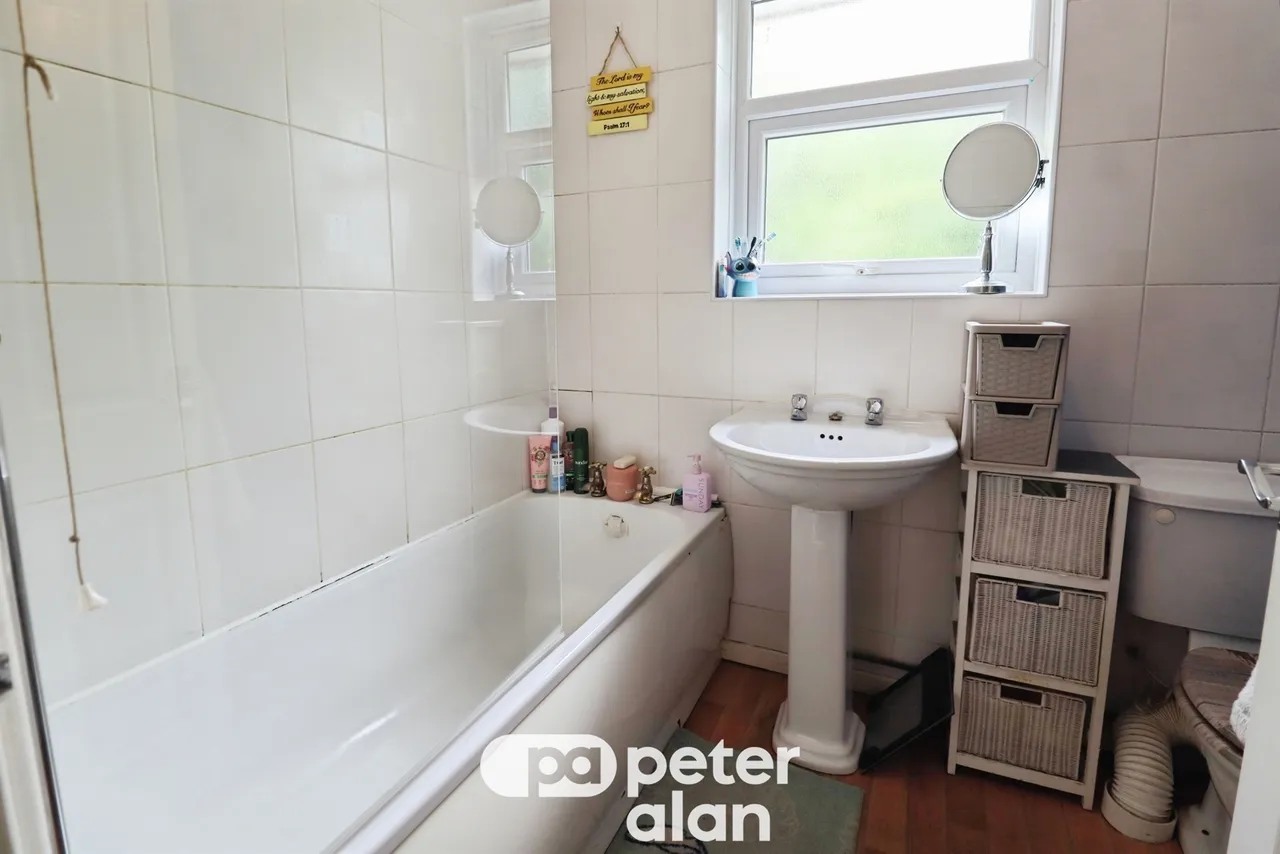 Elaine Close, Cardiff, CF14, photo 17