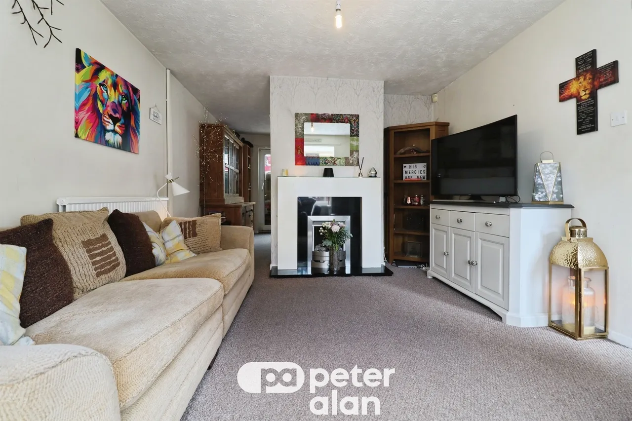 Elaine Close, Cardiff, CF14, photo 5