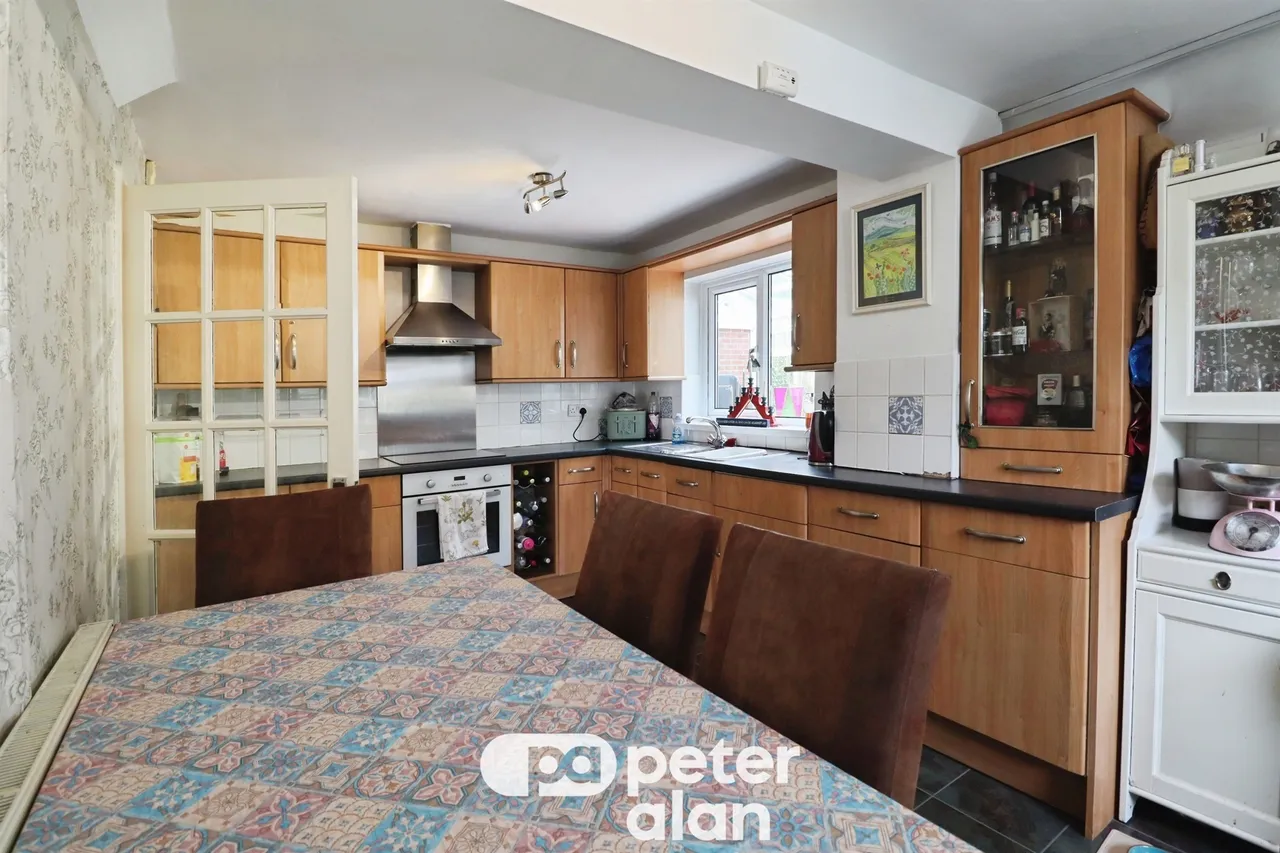 Elaine Close, Cardiff, CF14, photo 7