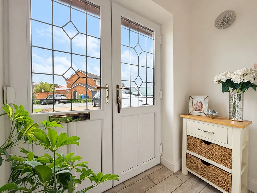 Cleves Crescent, Cheslyn Hay, WS6, photo 5