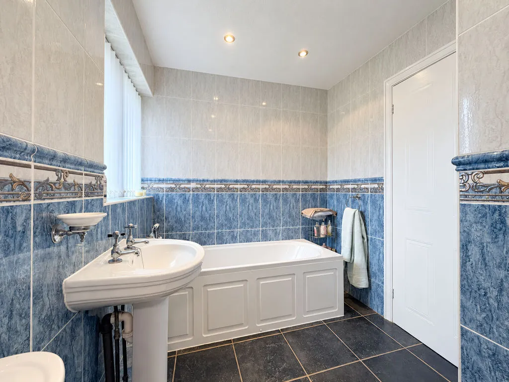 Cleves Crescent, Cheslyn Hay, WS6, photo 28