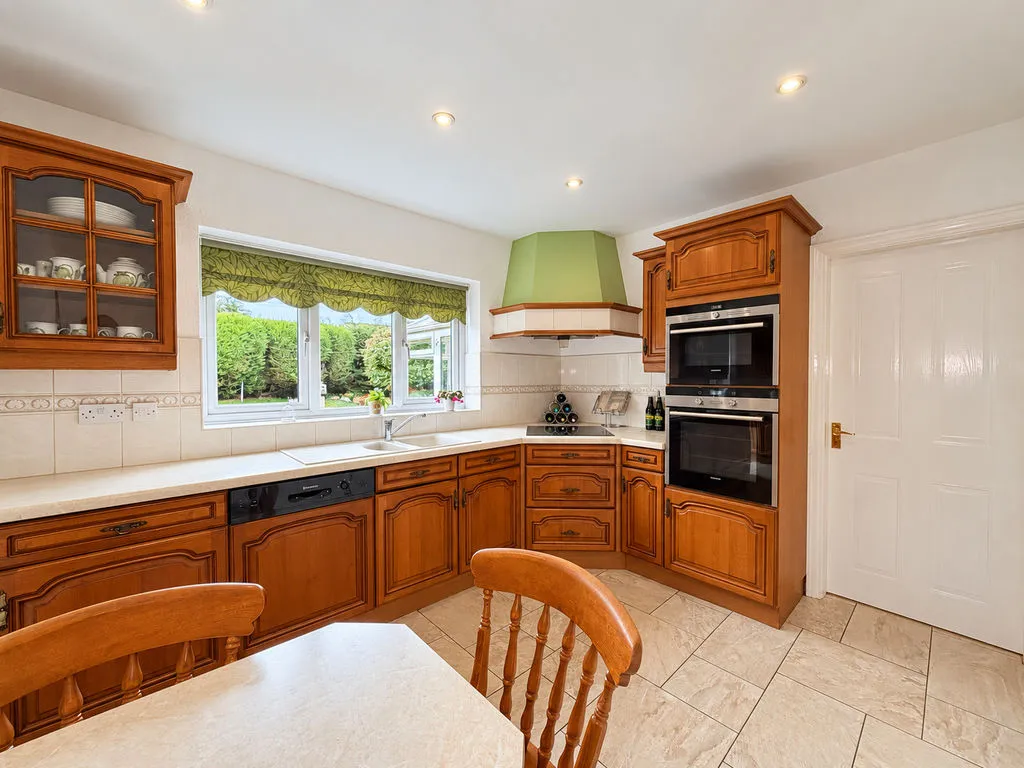 Cleves Crescent, Cheslyn Hay, WS6, photo 13