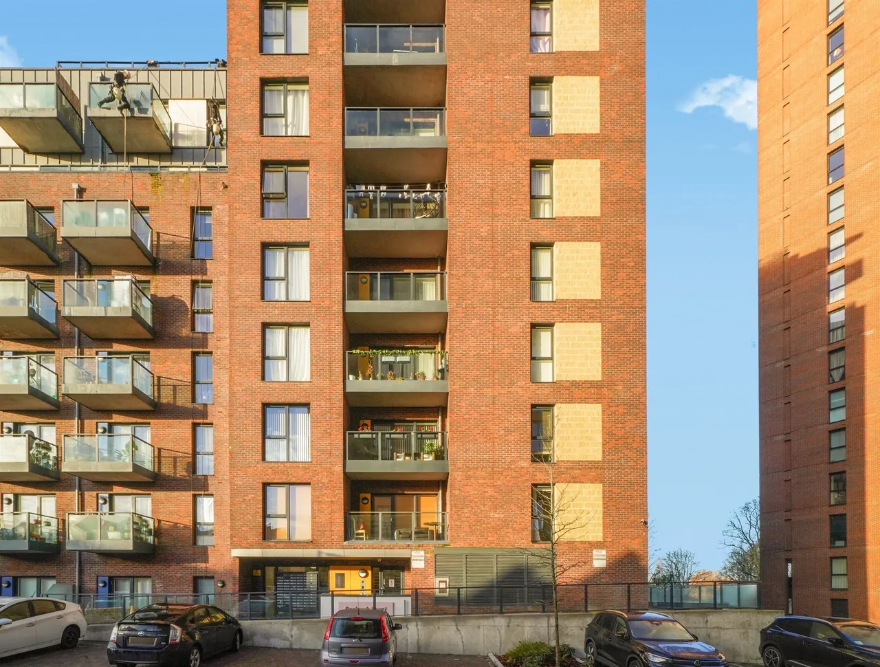 Shearwater Drive, London, NW9, photo 15