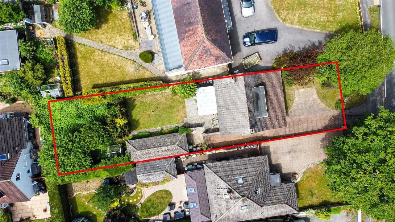 2 bed chalet for sale, Middlehill Road, Wimborne, BH21