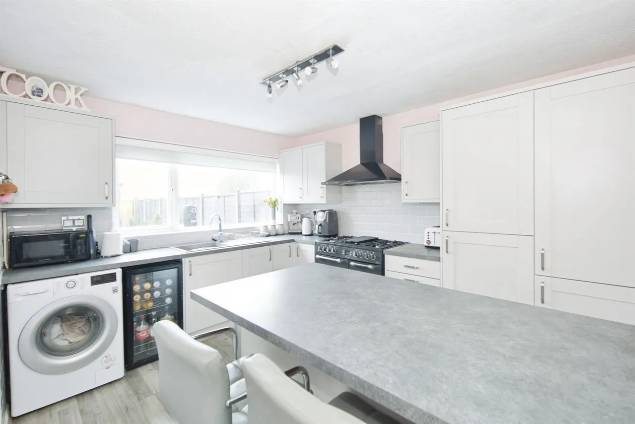 Whitnash Close, Balsall Common, CV7, photo 14