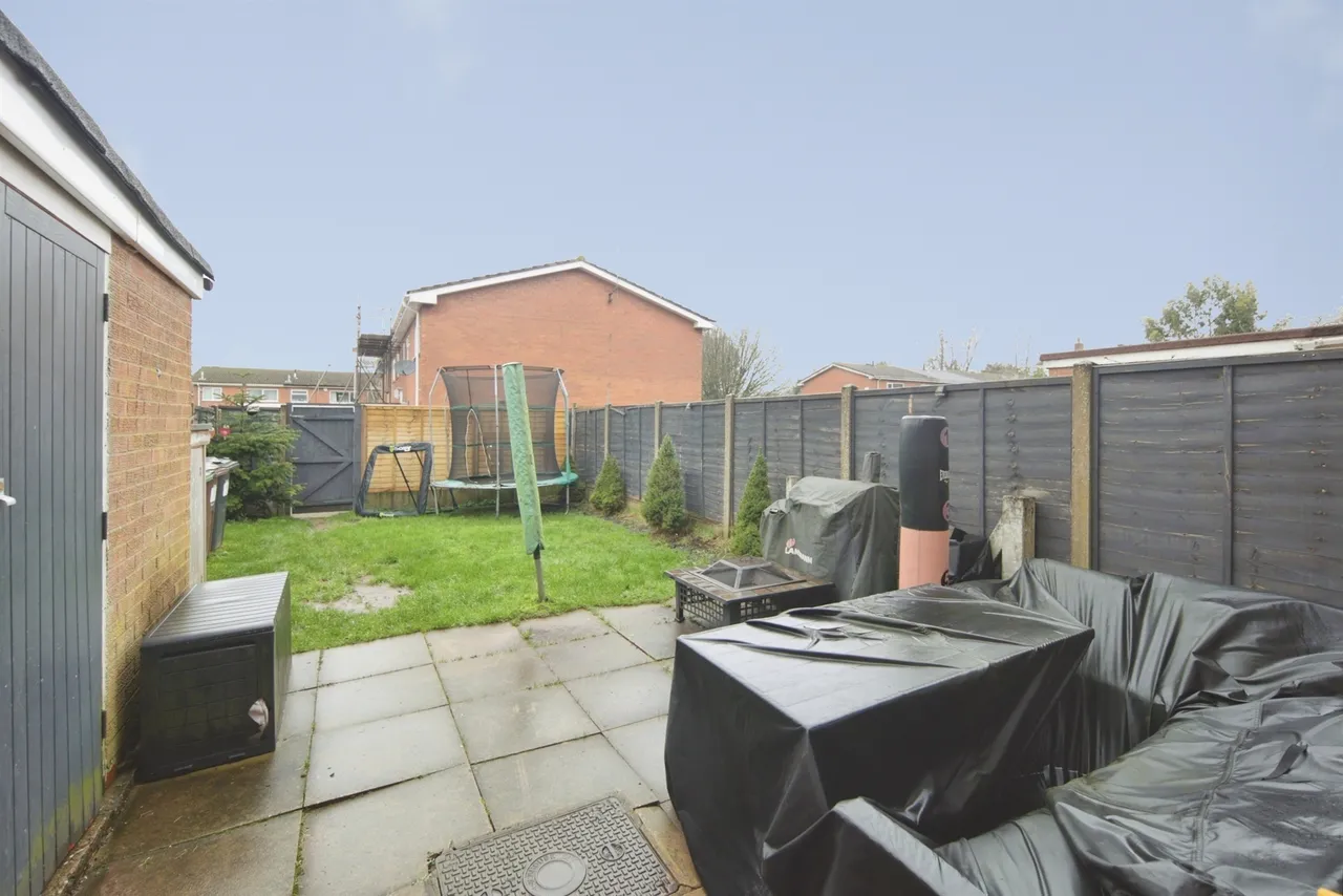 Whitnash Close, Balsall Common, CV7, photo 5