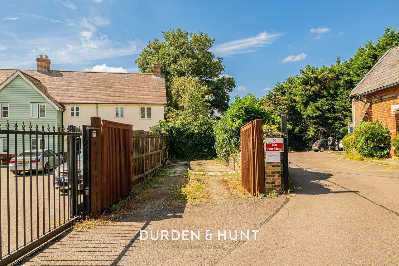 High Street, Ongar, CM5, photo 18