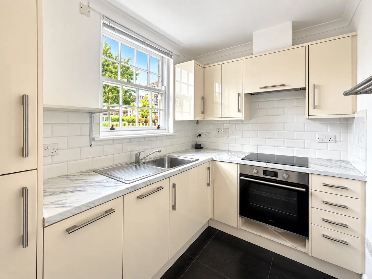 Cornwallis Road, London, SE18, photo 5
