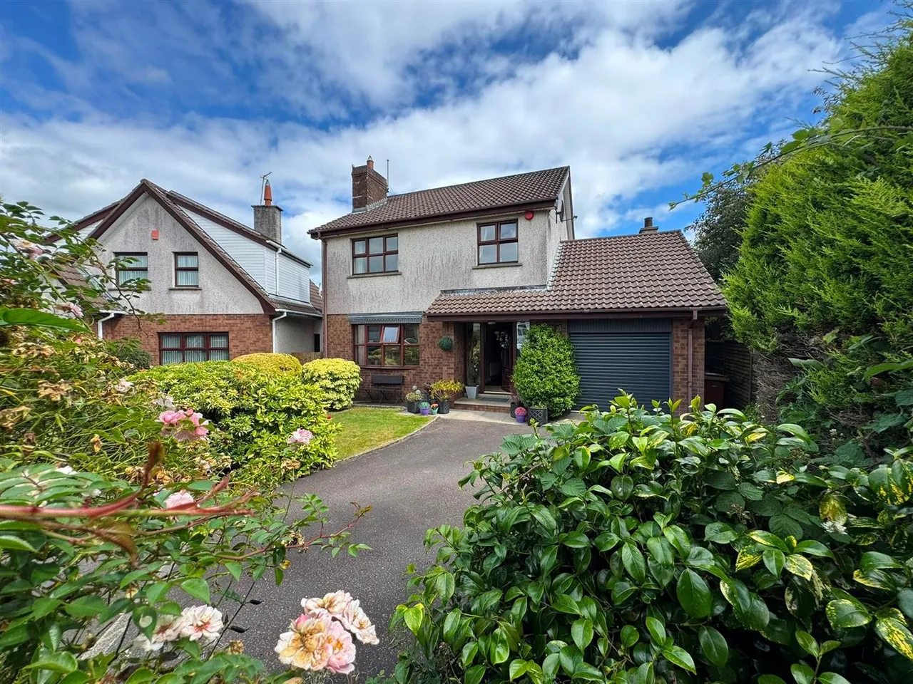4 bed house for sale, Ballyclare Road, Newtownabbey, BT36