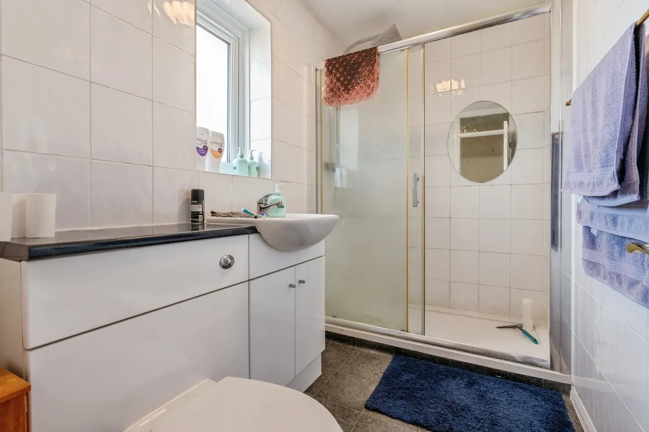 Shaw Crescent, Tilbury, RM18, photo 9