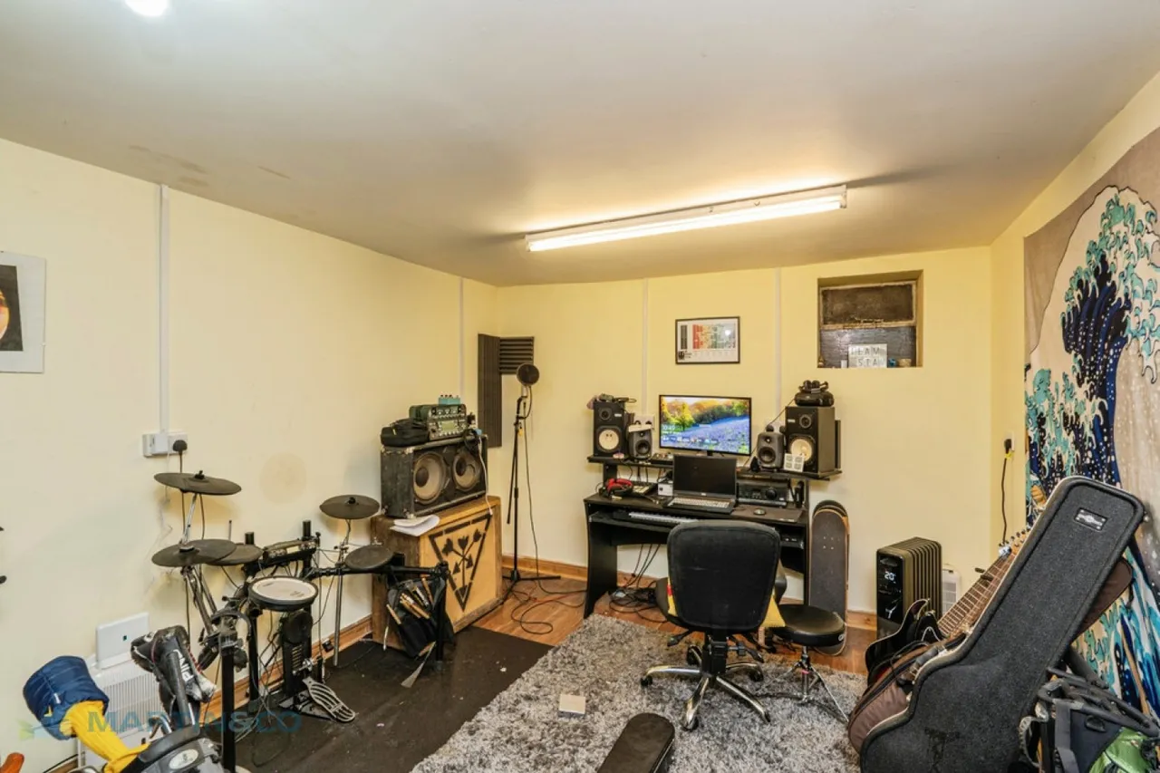 Lavender Road, Woking, Surrey, photo 9