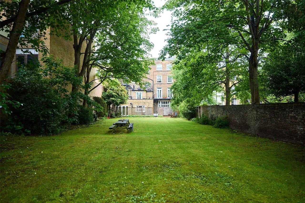 Clapham Road, London, SW9, photo 34