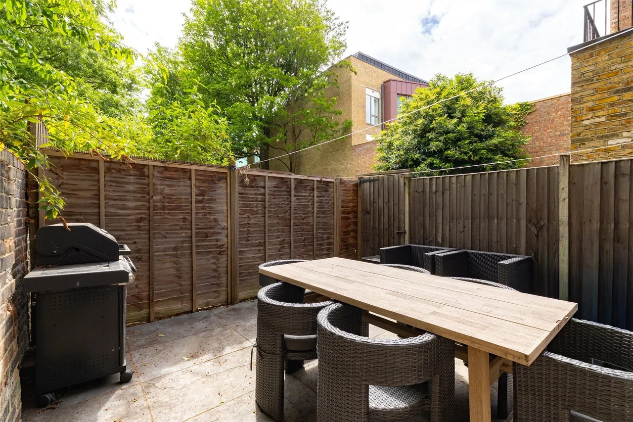 Clapham Road, London, SW9, photo 27