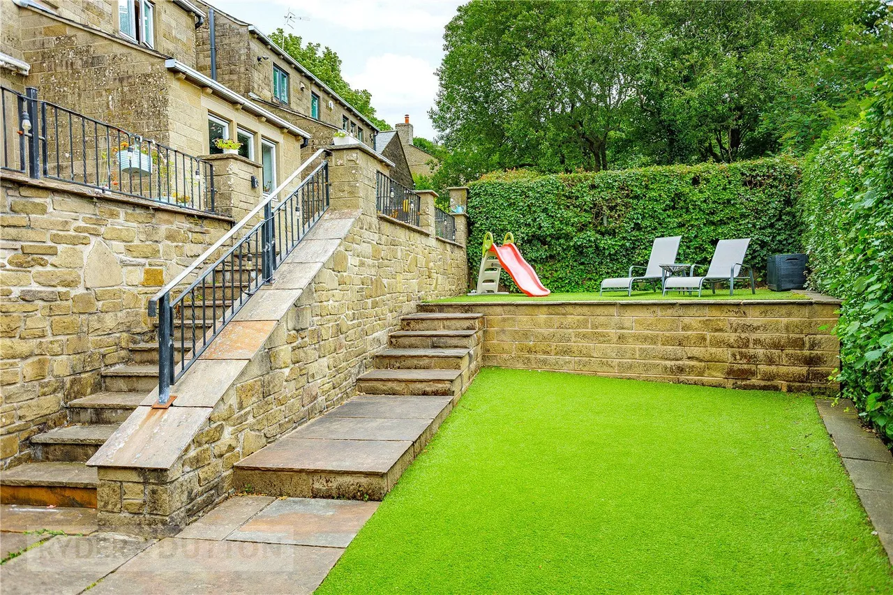 Range Lane, Denshaw, OL3, photo 21
