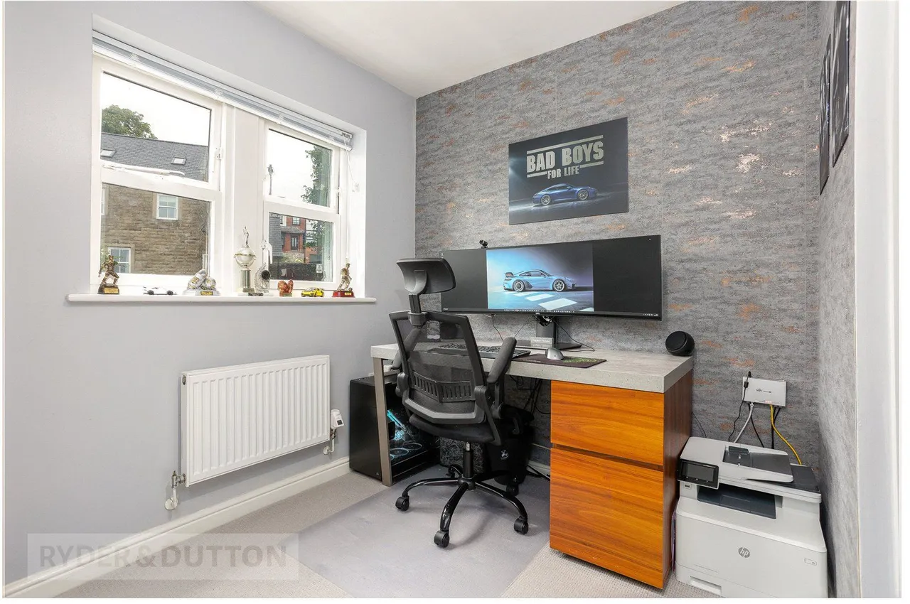 Range Lane, Denshaw, OL3, photo 17