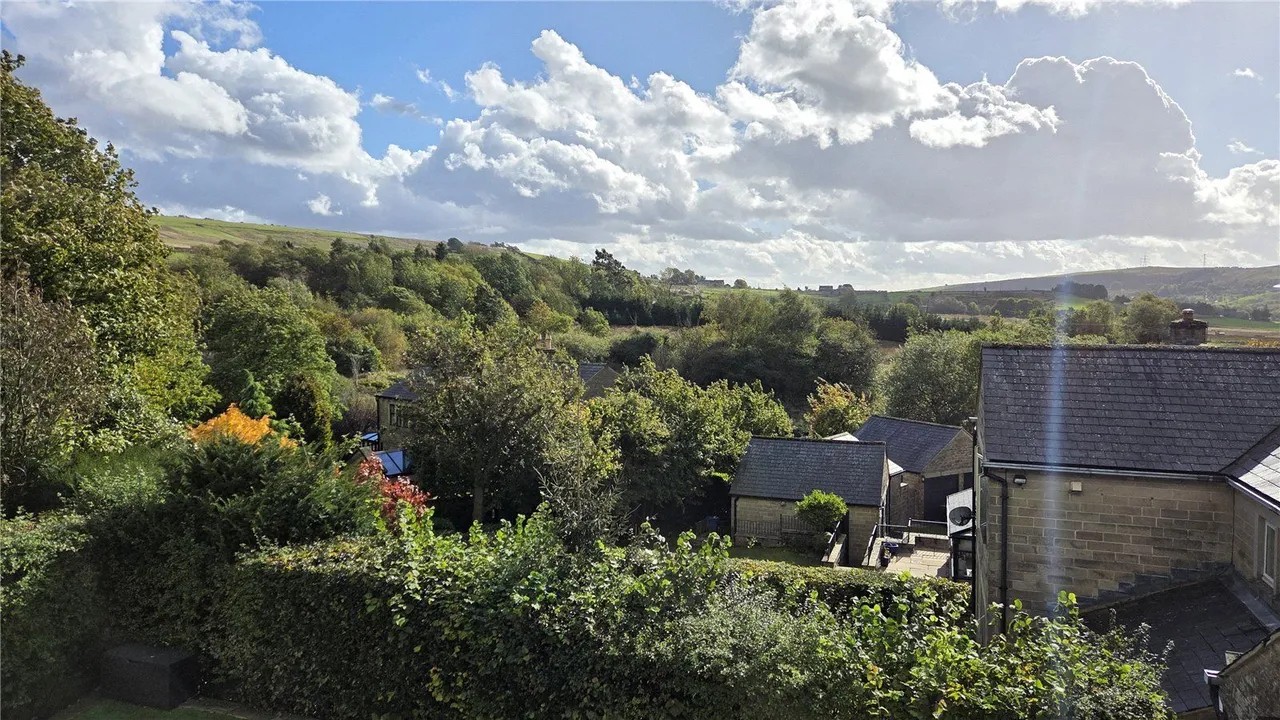 Range Lane, Denshaw, OL3, photo 19
