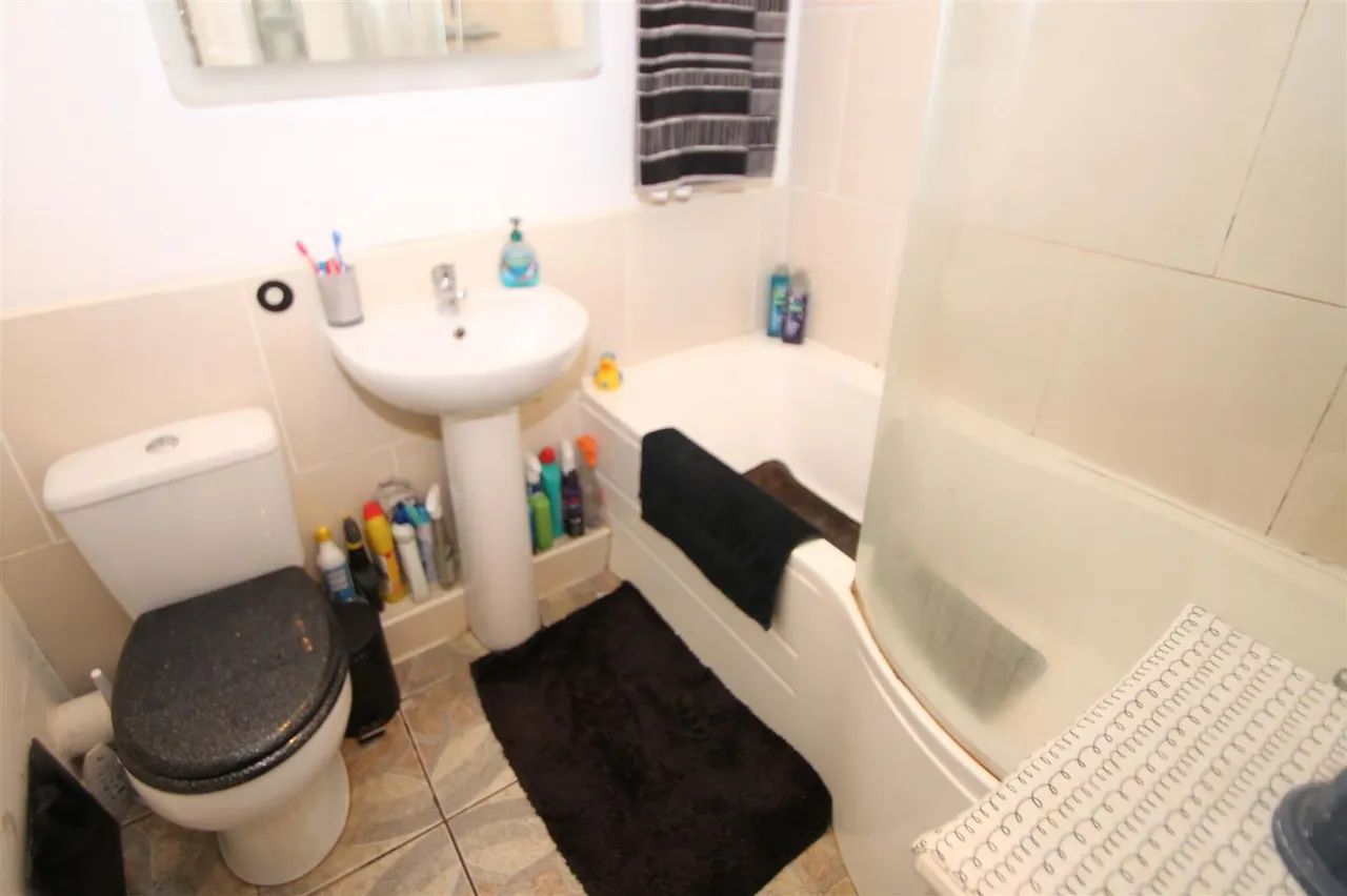 Willetts Drive, Halesowen, photo 4