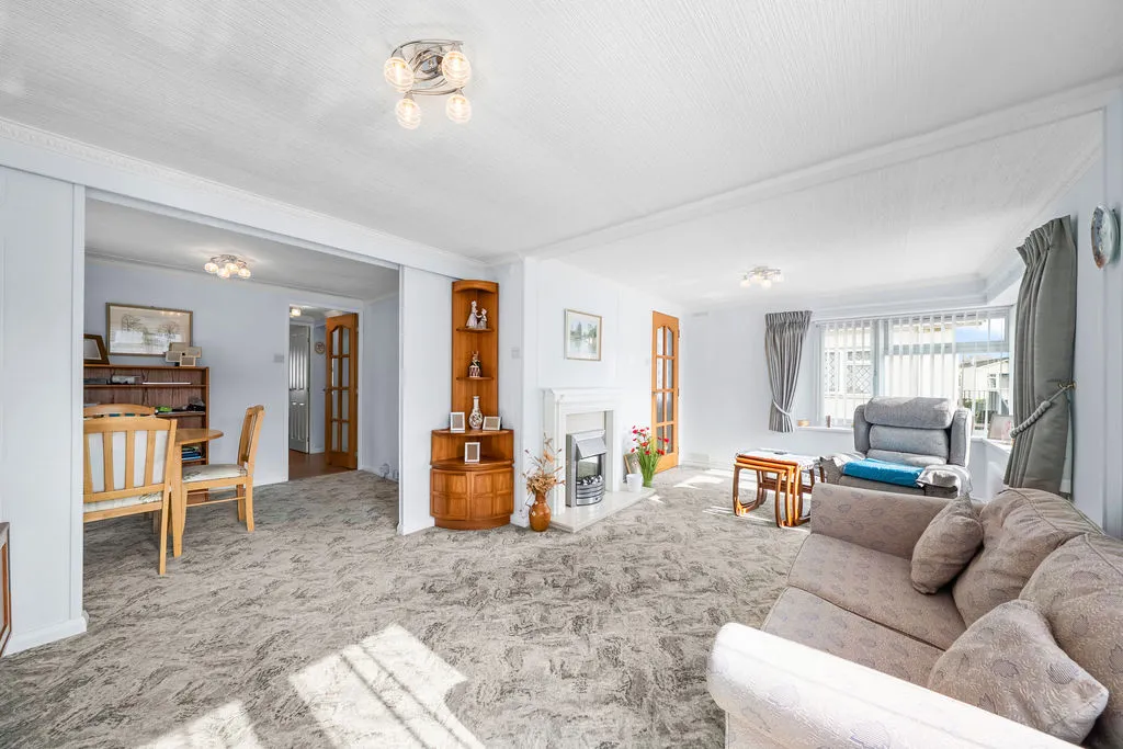Weybridge Park Estate, Addlestone KT15 2RQ, photo 7
