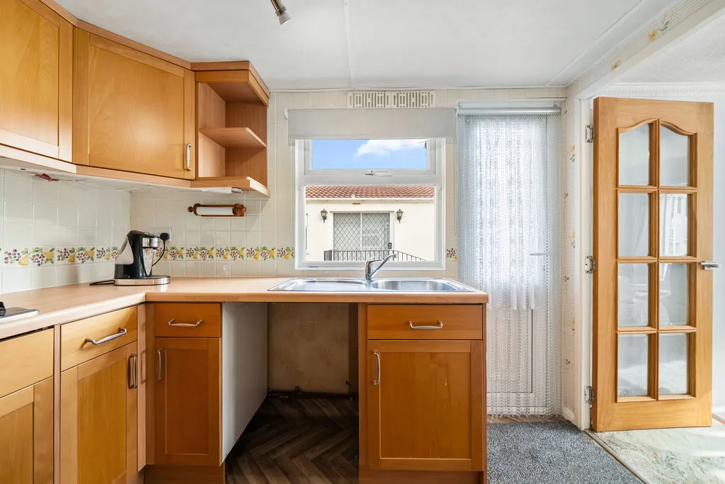 Weybridge Park Estate, Addlestone KT15 2RQ, photo 5