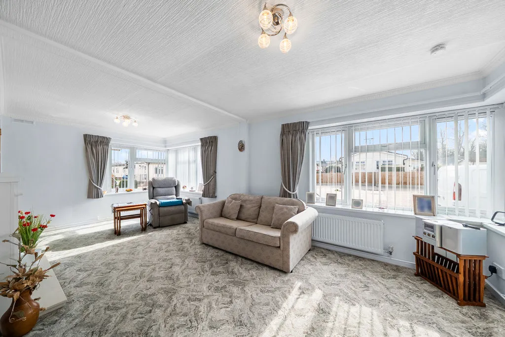 Weybridge Park Estate, Addlestone KT15 2RQ, photo 6