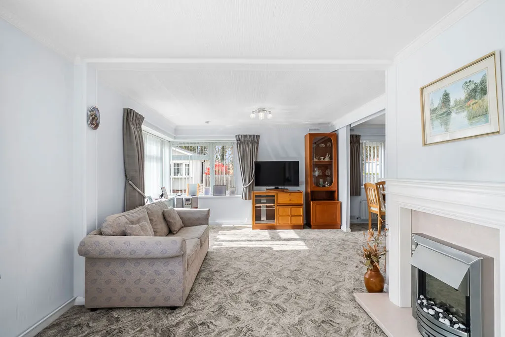 Weybridge Park Estate, Addlestone KT15 2RQ, photo 9