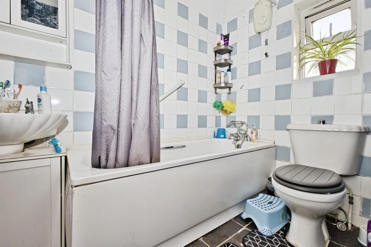 Hillcrest Road, Yeovil, BA21, photo 11