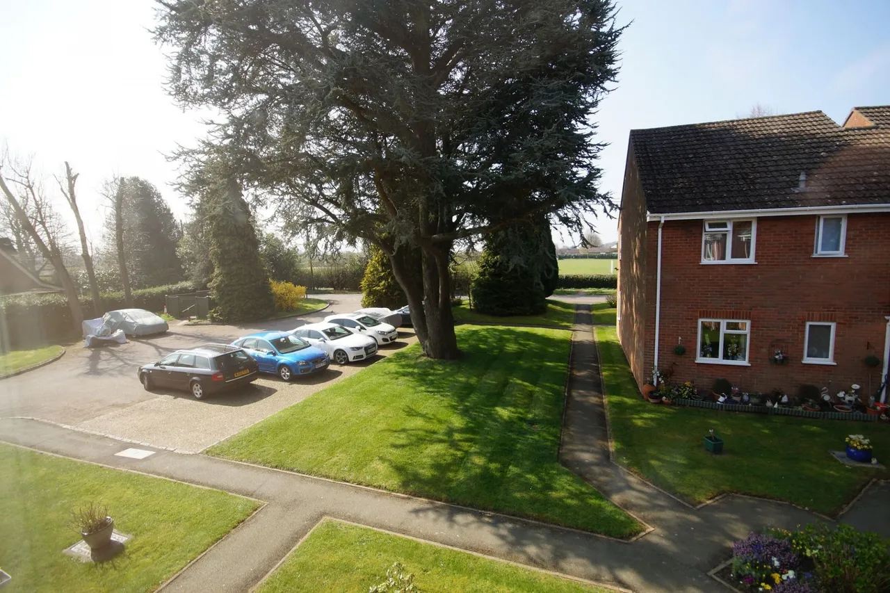 Coulson Court, Prestwood, HP16, photo 7