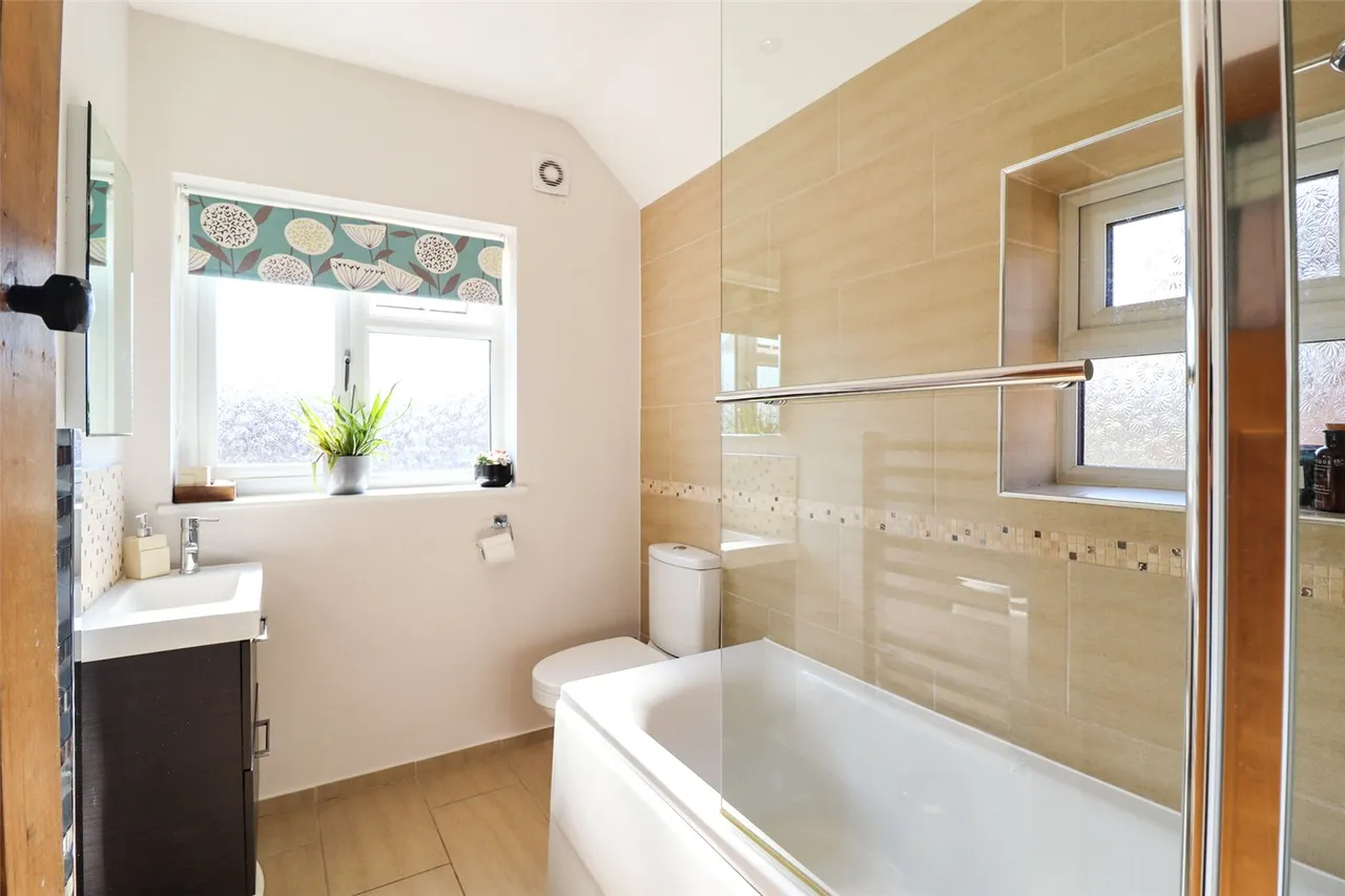 Westover Road, Fleet, Hampshire, GU51 3DG, photo 14