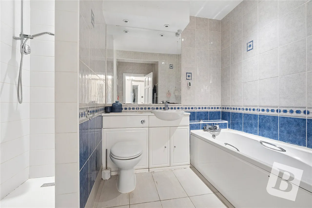 Northumberland Avenue, Hornchurch, RM11, photo 15
