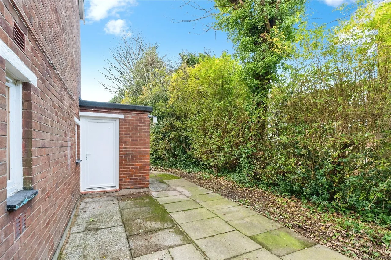 Manchester Road, Bury, BL9, photo 24