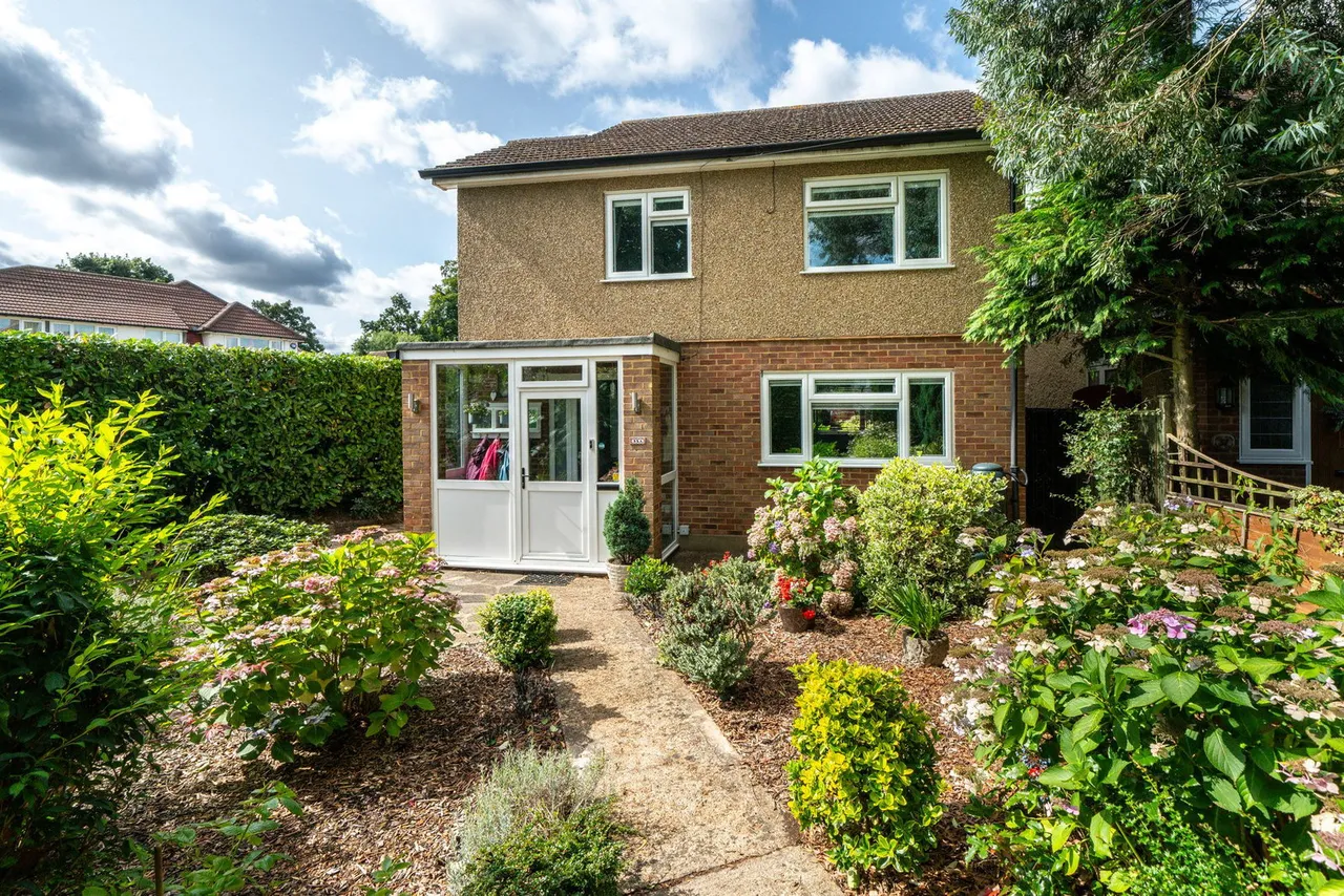 3 bed house for sale — Goodwood Avenue, Watford, WD24 5LA