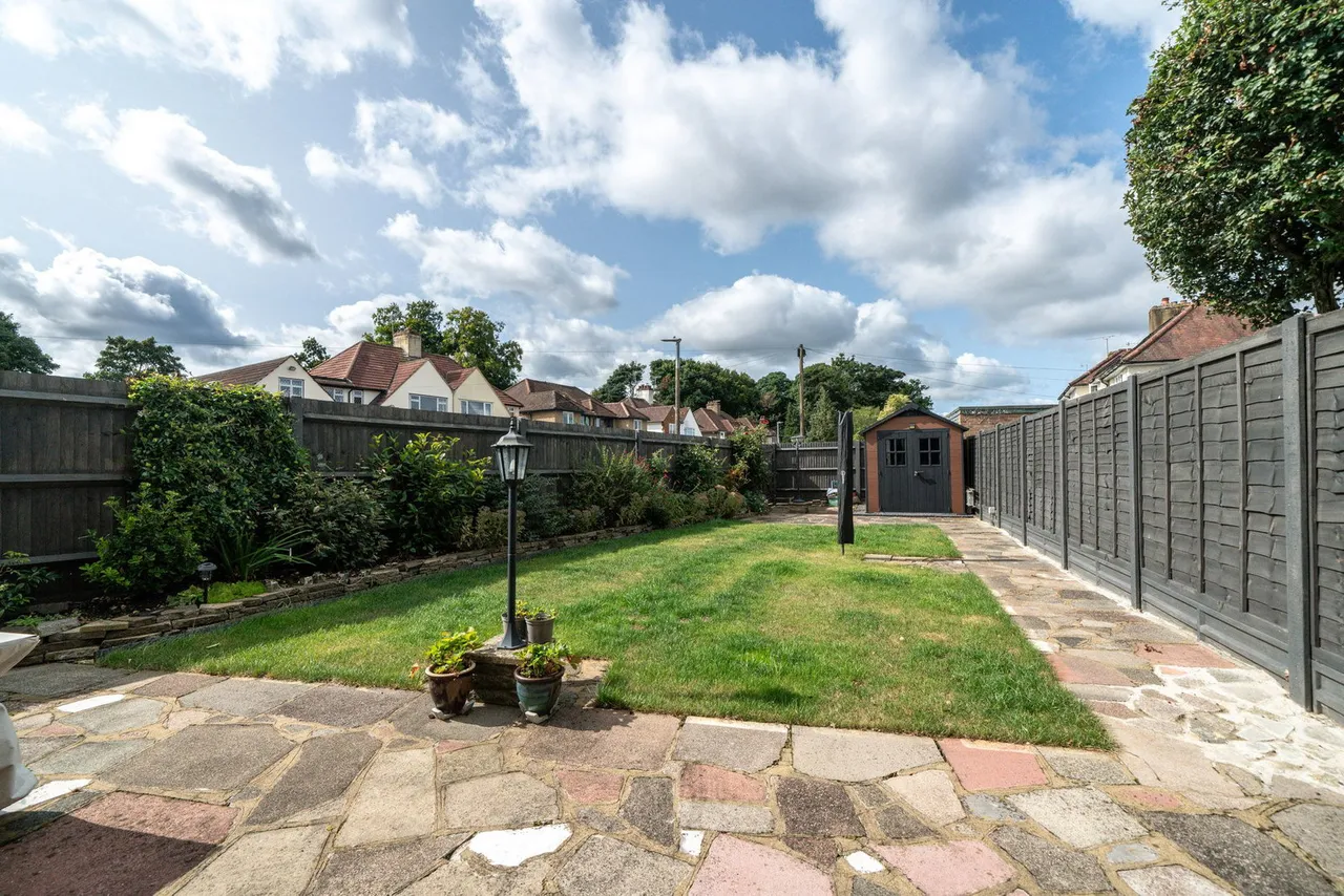 Goodwood Avenue, Watford, WD24 5LA, photo 2