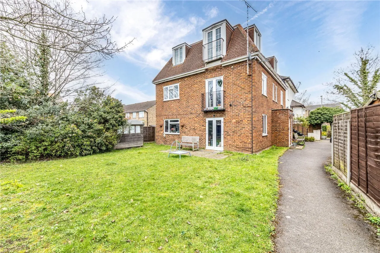 High Road, Byfleet, West Byfleet, Sur..., photo 17