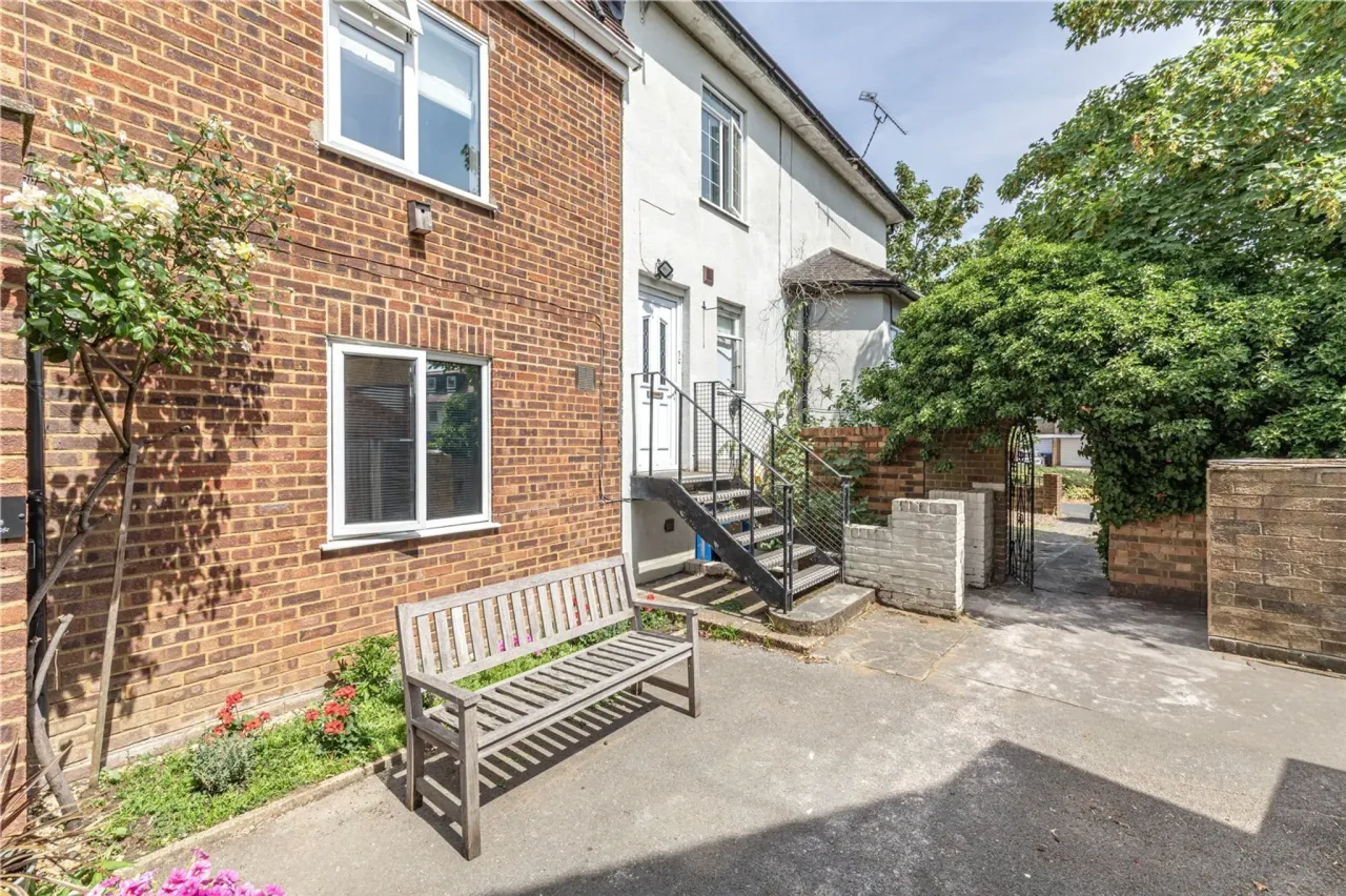 High Road, Byfleet, West Byfleet, Sur..., photo 18