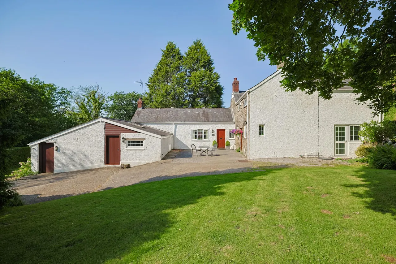 5 bed house for sale, Gellidywyll Farm, Sketty
