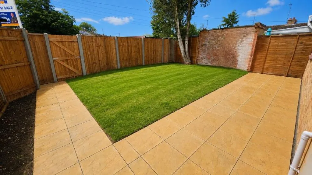 St. Marys Way, Roade, photo 4
