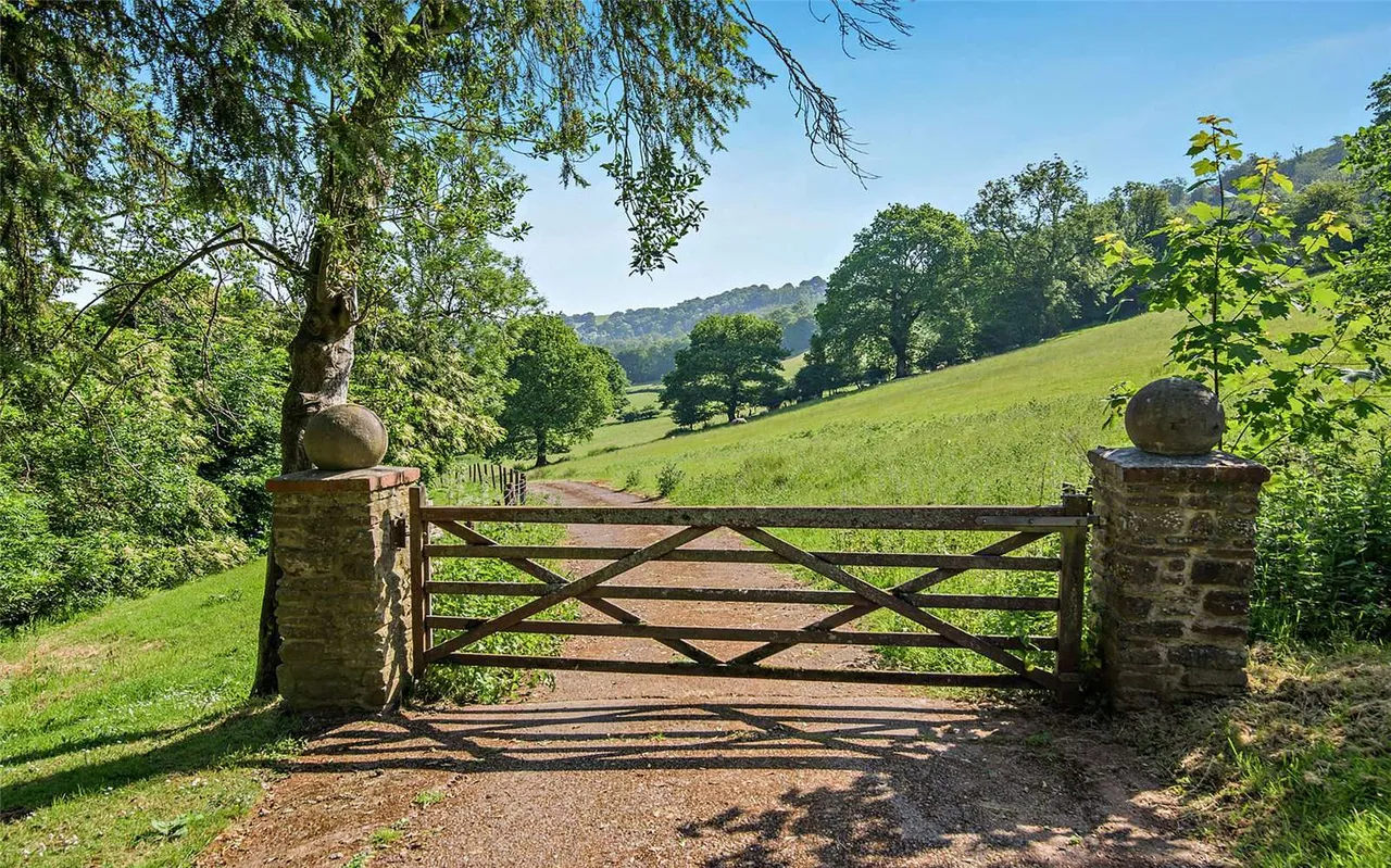 Llantrisant, Nr Usk, NP15, photo 41