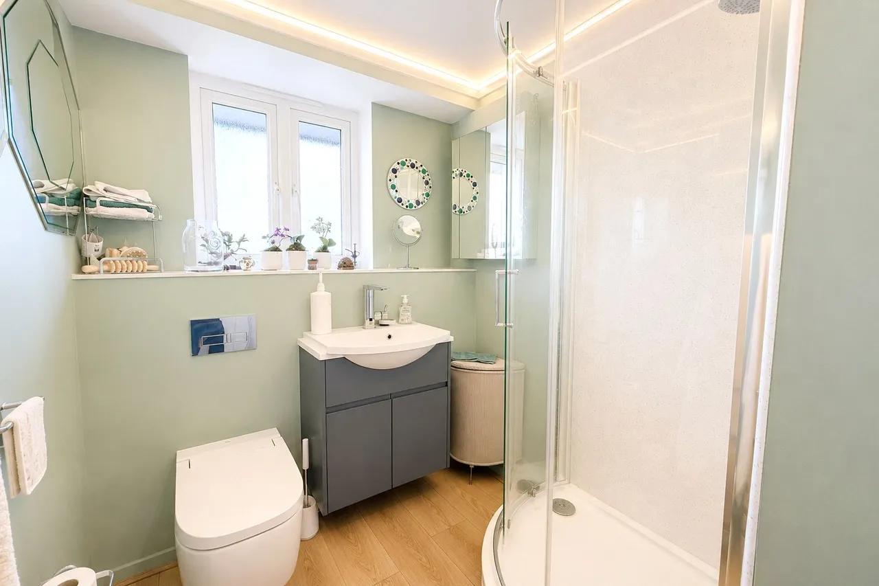Farnborough Road, Farnborough, Hampshire, GU14 7NH, photo 5