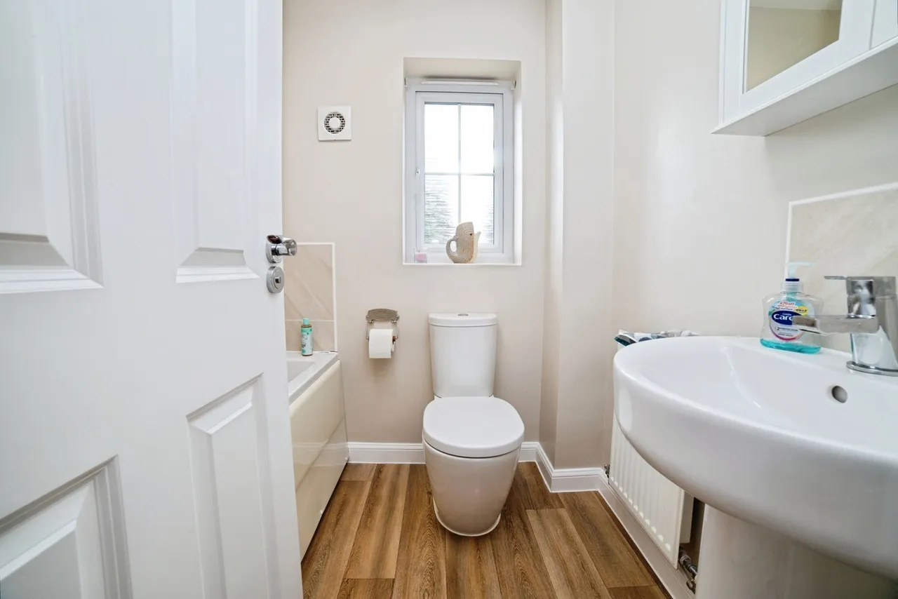 Browns Court, Farnsfield, Newark, Nottinghamshire, NG22, photo 21