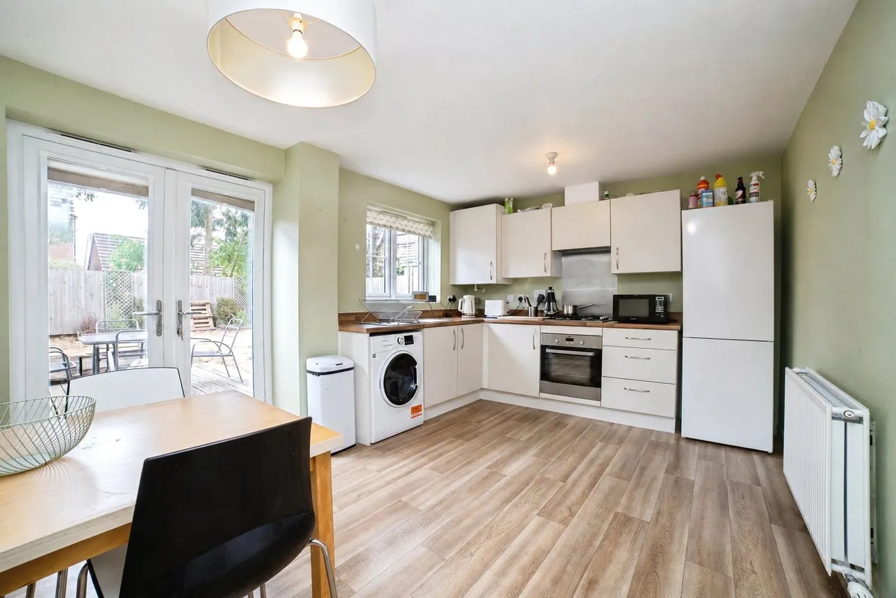 Browns Court, Farnsfield, Newark, Nottinghamshire, NG22, photo 3
