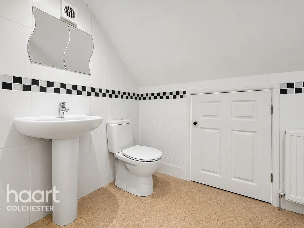 Chatsworth Road, Colchester, CO5, photo 15