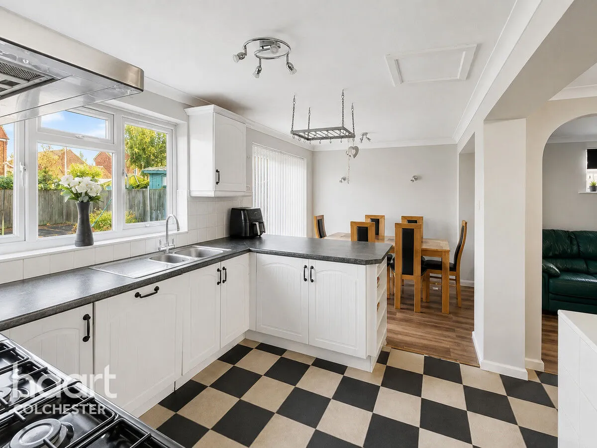 Chatsworth Road, Colchester, CO5, photo 4