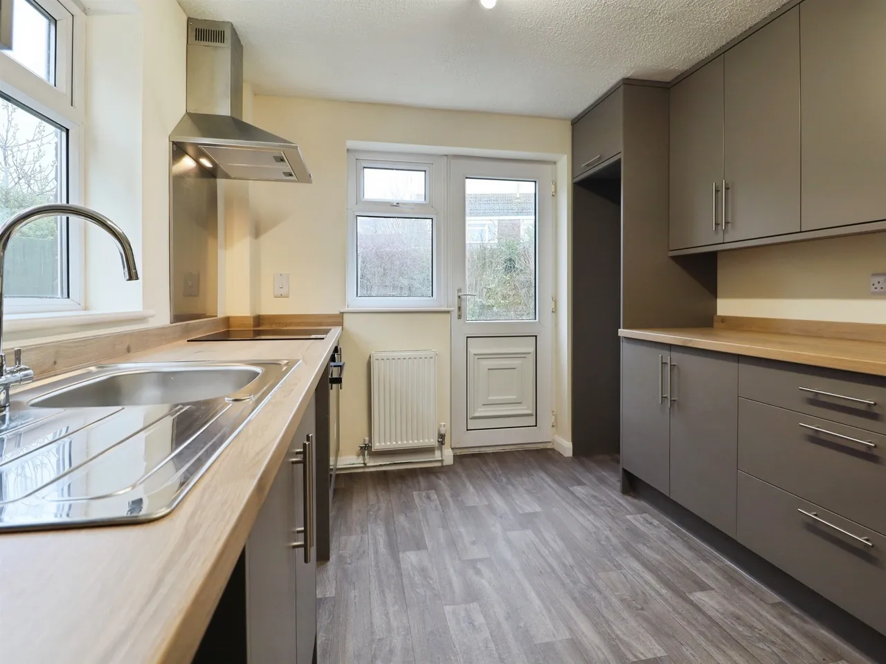 Fonmon Road, Rhoose, BARRY, photo 2