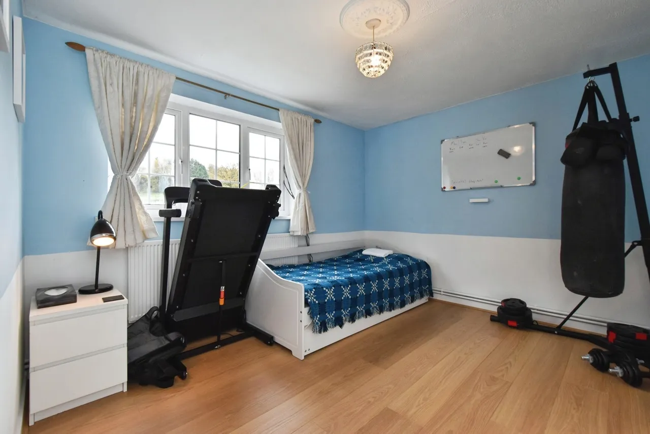 Maesquarre Road, Betws, SA18, photo 22